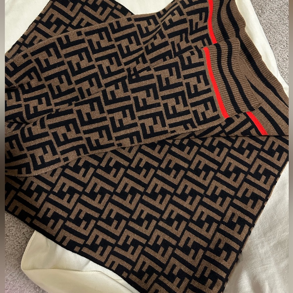 Fendi logo cashmere scarf - Picture 4 of 5